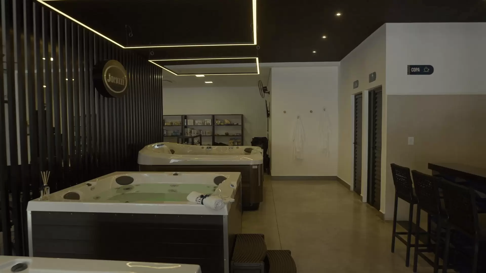 PA_Assis_SP_Show_room_jacuzzi_spas_relax_test-min